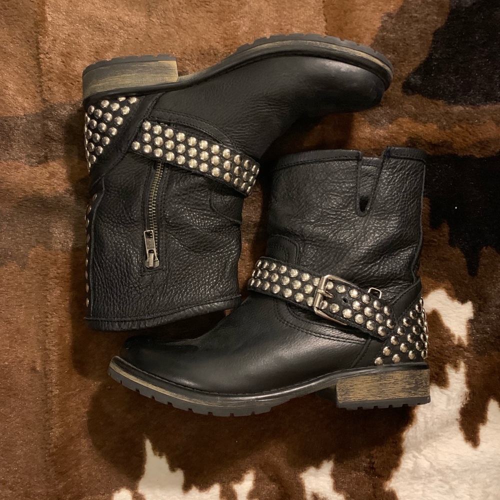 Barely worn Steve Madden Moto boots
